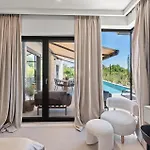 Nyaraló Luxurious In Tar
