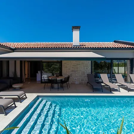 Nyaraló Luxurious In Tar