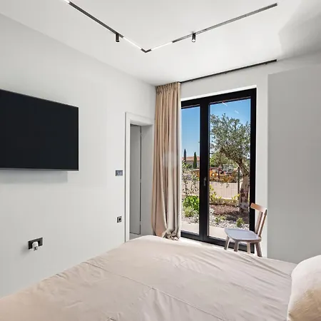 Beautiful In Tar * Tar-Vabriga