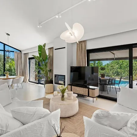 Beautiful In Tar 度假居 *